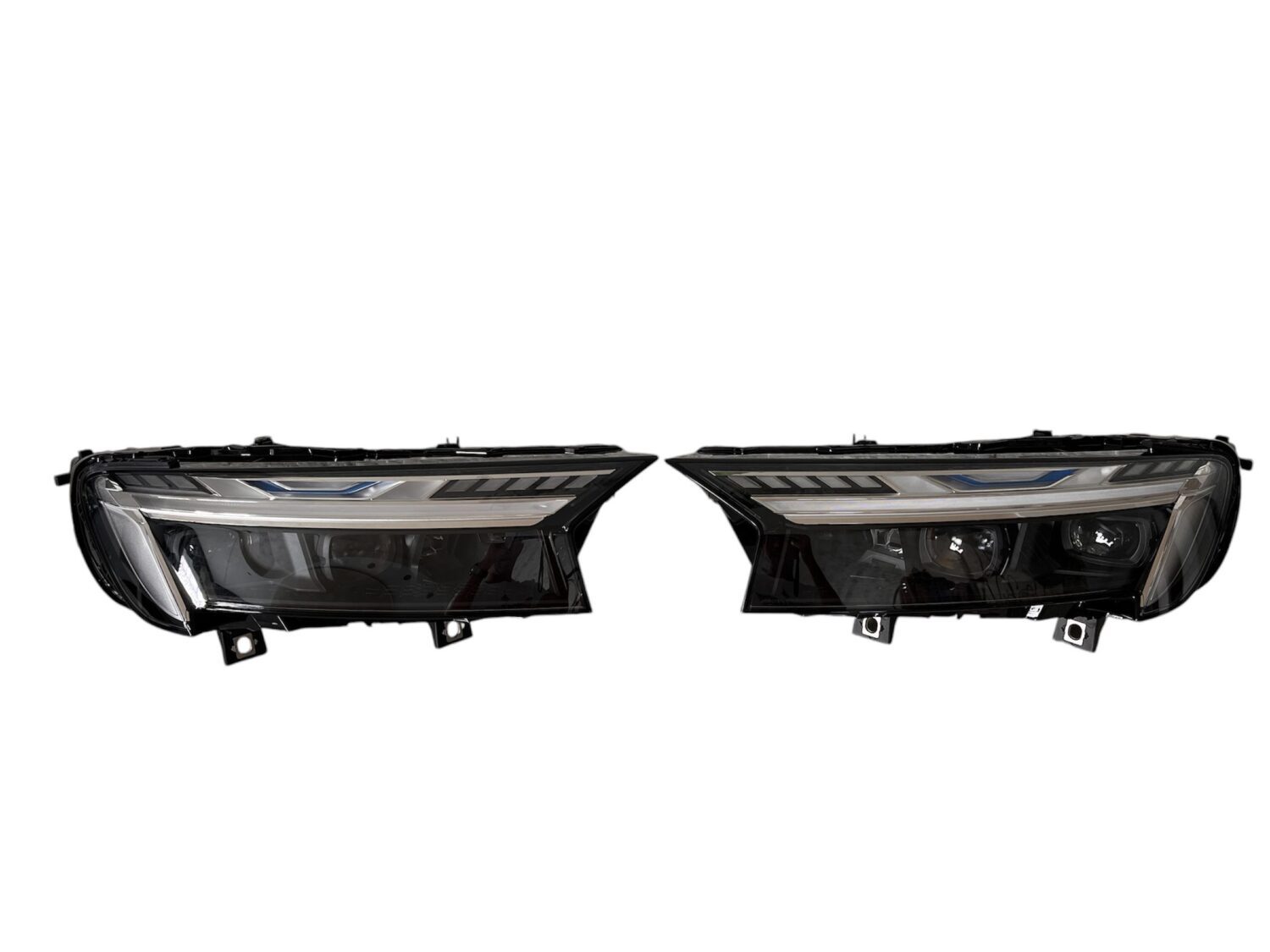 2X NUOVI FARI OE LASER LED AUDI Q7 FACELIFT 2024 - 4M0941085D , 4M0941086D Fari Laser LED AUDI 4M0941086D