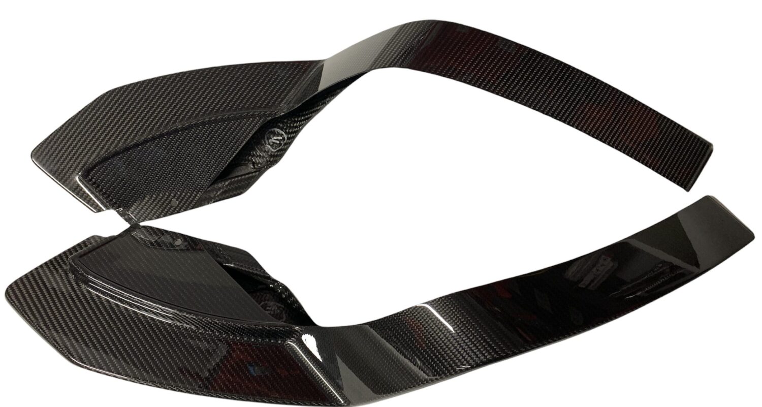 2X NUOVI TAPPI SPOILER ORIGINALI IN CARBONIO AUDI TT SPORT 8S0088541 8S0088542 2X NUOVI TAPPI SPOILER ORIGINALI IN CARBONIO AUDI TT SPORT 8S0088541 8S0088542 - immagine 2